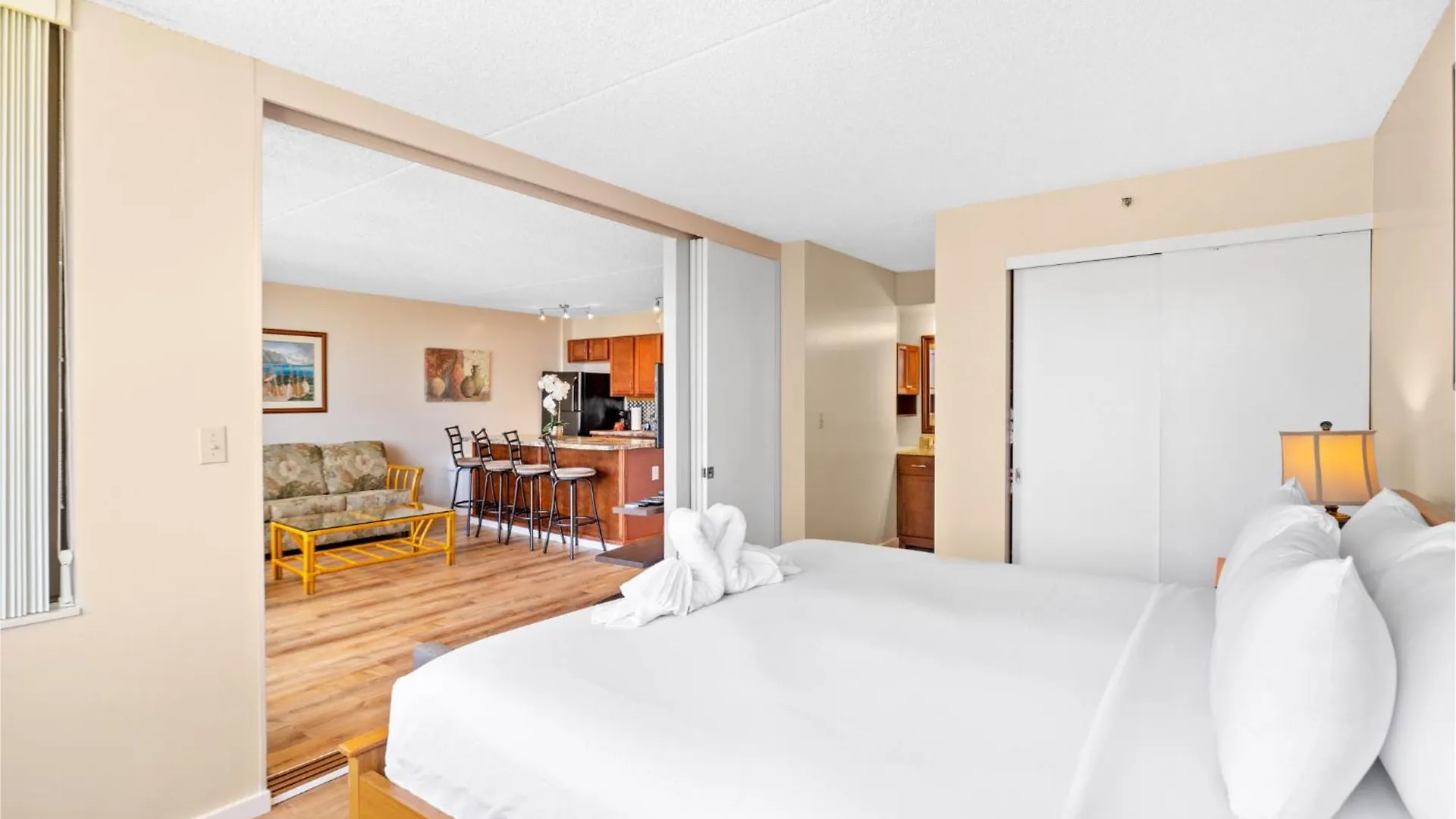 Waikiki Banyan T1-19Th Fl King Size Bed Villa Honolulu United States
