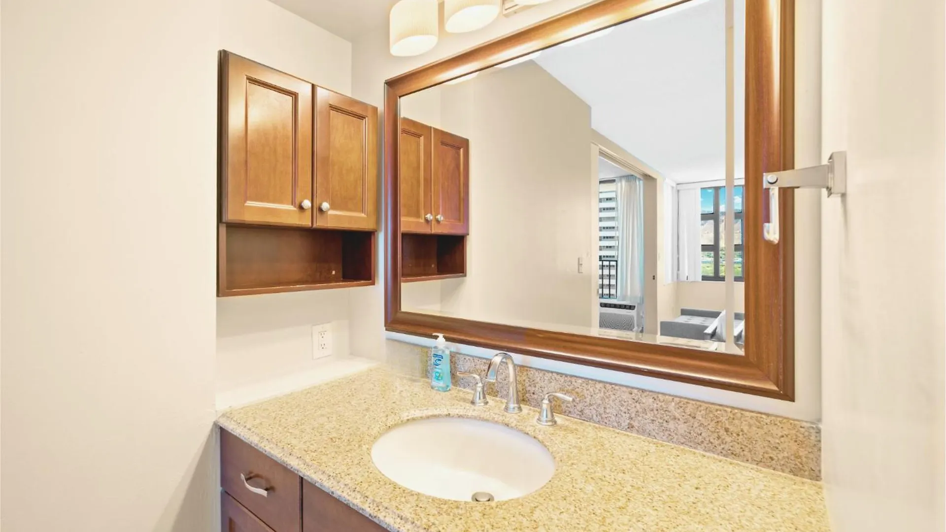 Waikiki Banyan T1-19Th Fl King Size Bed Villa Honolulu 0*,
